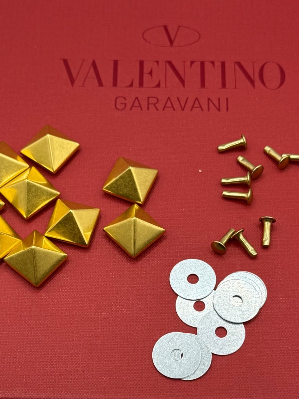 Valentino Garavani Romanstud Replacement Stud – Antique Brass - Matching Post